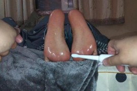 小D脚板抹油 - C873