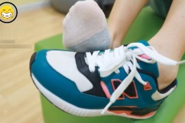 挠可爱女孩脚心YM - C390