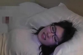 白衣有痣美女 - E537