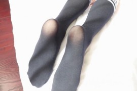 少女裸足展示 - A230