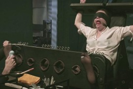 Agent Dina in trap - Q329