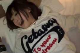 白衣半ズボン美女 - E668